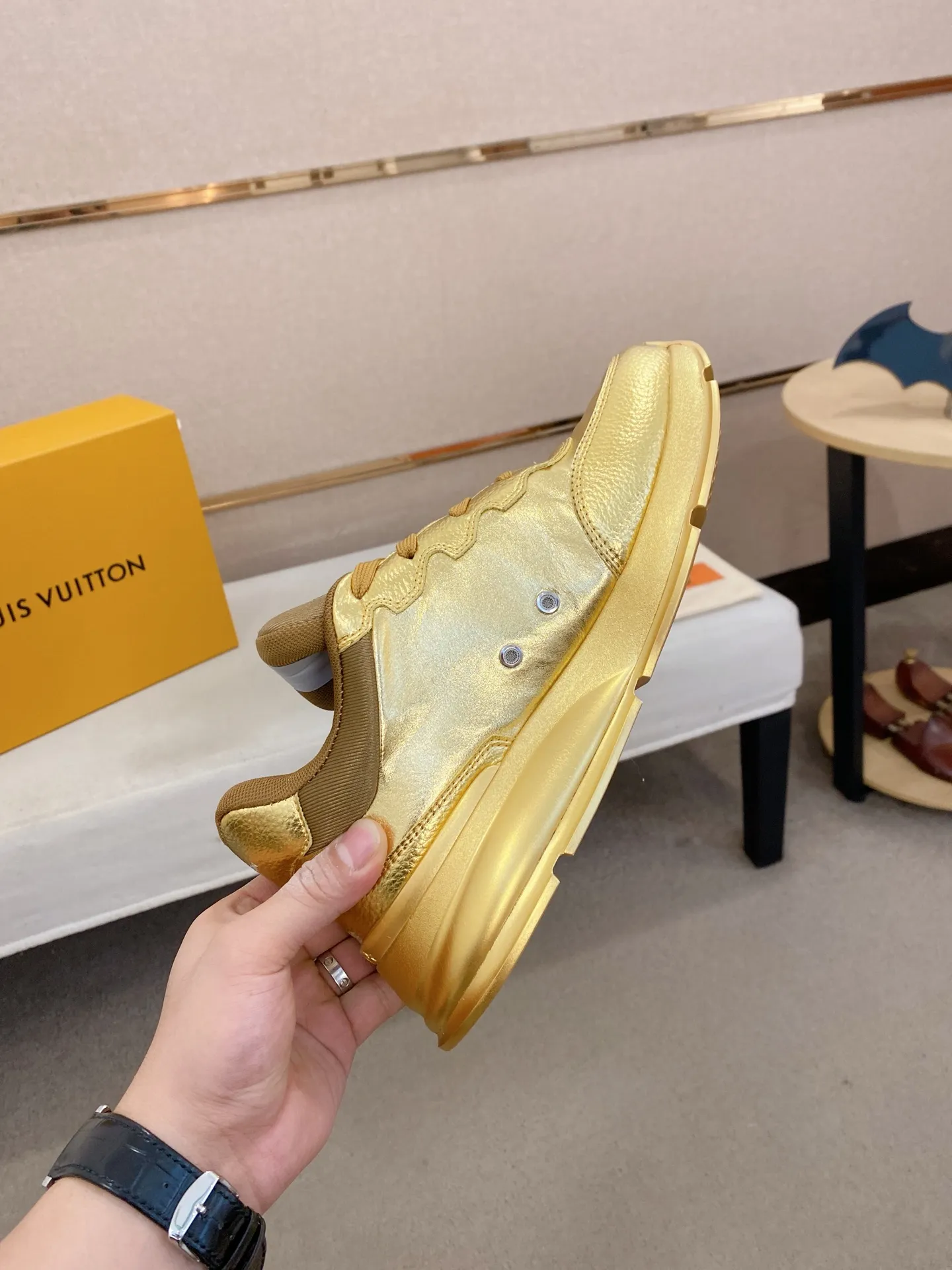 Men's shoes 💰: 660💰 LV. Popular items in men's shoes counter, official website synchronization, 1:1 high quality shipping ✔️Original cowhide, original factory sole, 39-45 (38.46 customized, non-refundable)